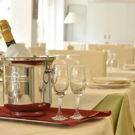Hotel Ristorante La Marina San Bartolomeo Al Mare