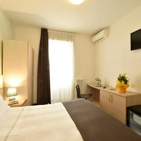 Отель Ristorante La Marina Mhotelsgroup Сан-Бартоломео-аль-Маре