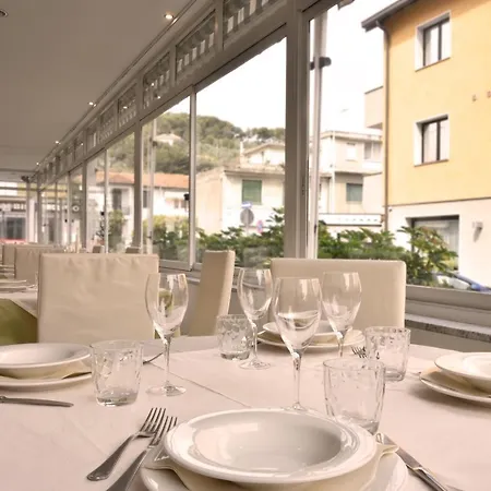 Ristorante La Marina Mhotelsgroup Hotell San Bartolomeo Al Mare
