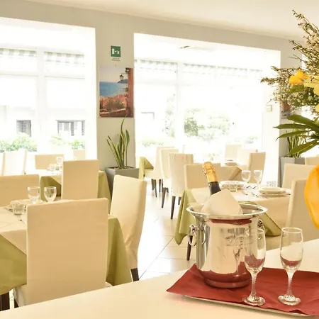 Ristorante La Marina Mhotelsgroup 圣巴特罗摩艾美尔