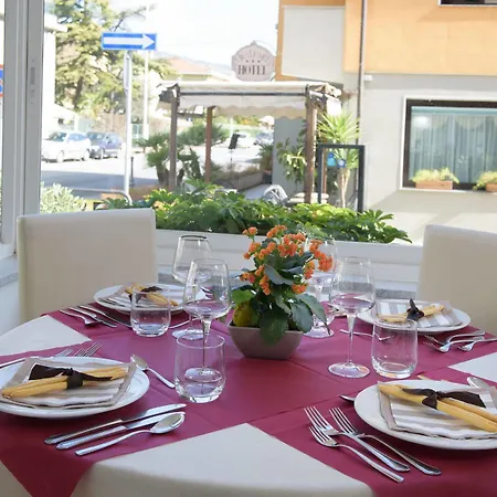 Ristorante La Marina Mhotelsgroup San Bartolomeo Al Mare